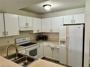 8224 Key Royal Cir in Naples, FL - Building Photo - Building Photo