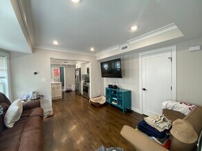 13 Pomeroy St, Unit 1 in Boston, MA - Building Photo - Building Photo