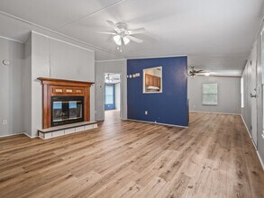 61 Maido St in Crawfordville, FL - Foto de edificio - Building Photo
