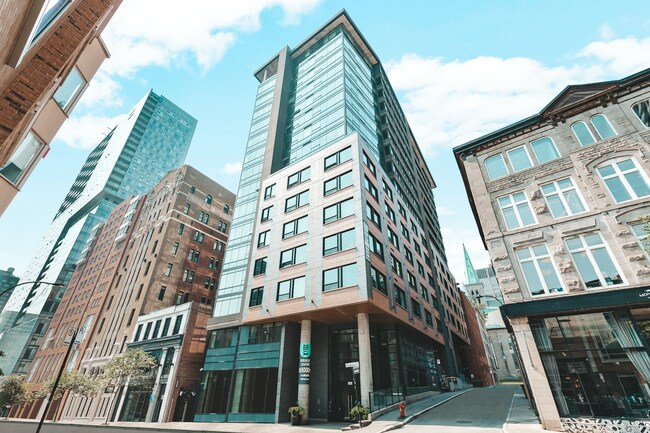 property at 1090 Rue de Bleury