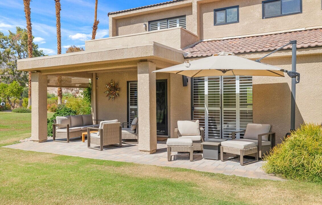 72499 Desert Flower Dr in Palm Desert, CA - Building Photo