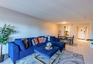 6545 Reseda Blvd in Los Angeles, CA - Building Photo - Building Photo