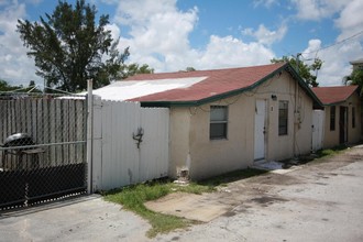 1925 NW 79th St in Miami, FL - Building Photo - Building Photo