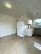 1030 NW 106th St in Miami, FL - Building Photo - Building Photo