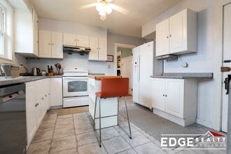 33 Benjamin Rd, Unit 2 in Belmont, MA - Foto de edificio - Building Photo