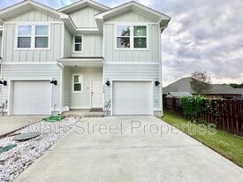 8630 Meadow Flower Ln in Pensacola, FL - Building Photo