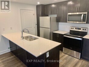 55 Overberg Way in Ottawa, ON - Building Photo - Building Photo