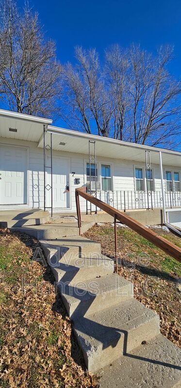 property at 1007 N Scott Ave