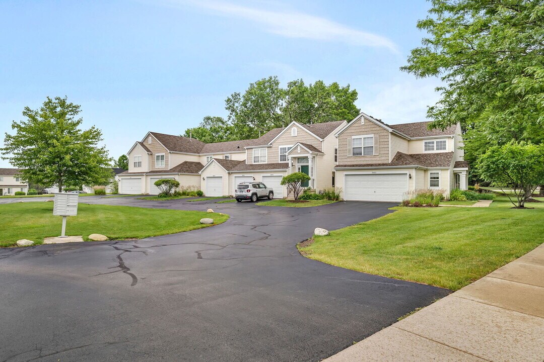 3605 Forestview Dr in Joliet, IL - Building Photo