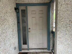 910 Brett Dr in Hinesville, GA - Building Photo