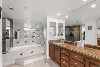 230 W Laurel St in San Diego, CA - Building Photo - Building Photo