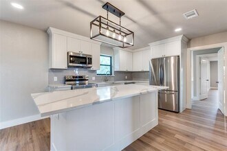 2215 Lake Sharon Dr in Corinth, TX - Building Photo - Building Photo