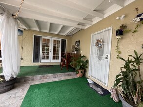 4223 Los Coyotes Diagonal in Lakewood, CA - Building Photo - Building Photo