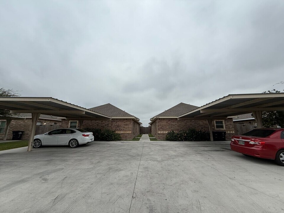 2713 E Eisenhower Ave in Mission, TX - Building Photo
