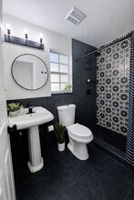 1012 NE 17th Ct, Unit 3 in Fort Lauderdale, FL - Foto de edificio - Building Photo