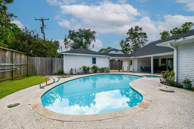 5507 S Braeswood Blvd in Houston, TX - Building Photo - Building Photo