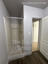 570 S Richmond Ave in Hanford, CA - Building Photo - Building Photo