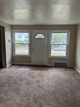 1566 E 256th St in Euclid, OH - Building Photo - Building Photo