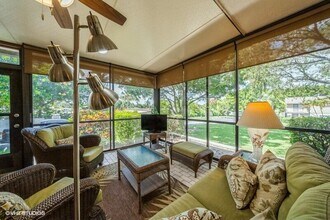 7485 SE Jamestown Terrace in Hobe Sound, FL - Building Photo - Building Photo