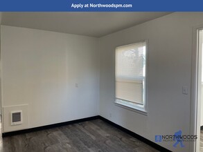 549 Alder St in Central Point, OR - Building Photo - Building Photo