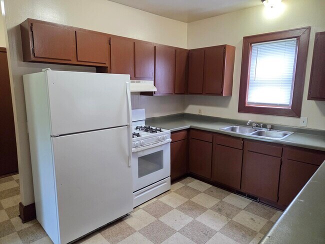 property at 2516 N Lyndale Ave