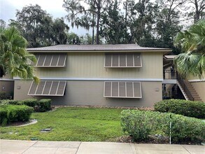 110 Cypress Woods Ct in Deltona, FL - Foto de edificio - Building Photo
