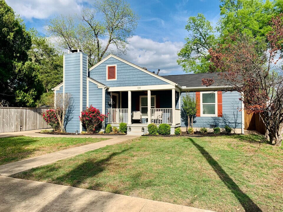 109 S Morris St in McKinney, TX - Building Photo