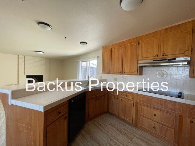 531 Ambrose Dr in Salinas, CA - Building Photo - Building Photo