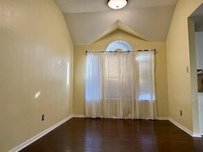 810 Summit Peak in Lewisville, TX - Building Photo - Building Photo