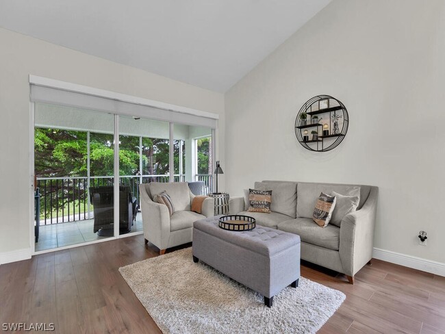 5045 Cedar Springs Dr in Naples, FL - Foto de edificio - Building Photo