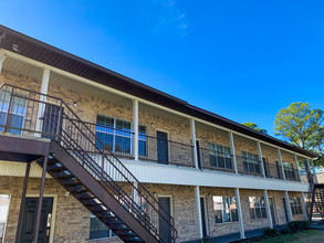 Westchester Square in Monroe, LA - Building Photo - Building Photo