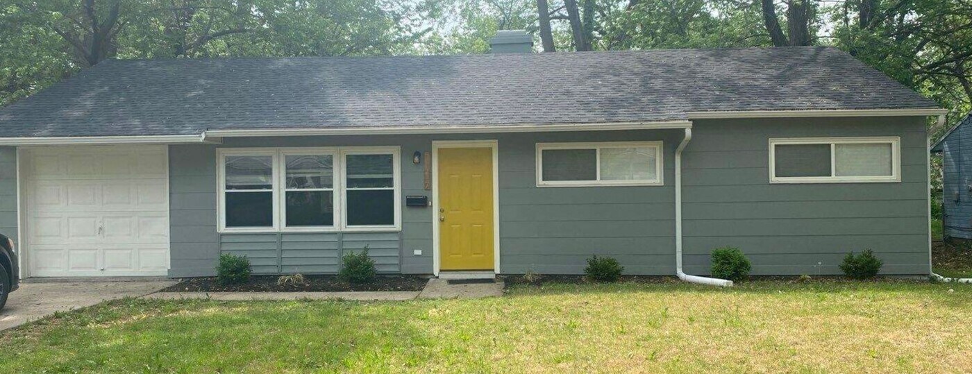 7117 E 111th Terrace in Kansas City, MO - Building Photo