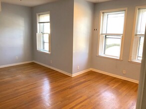 201 E St SE, Unit 4 in Washington, DC - Building Photo - Building Photo