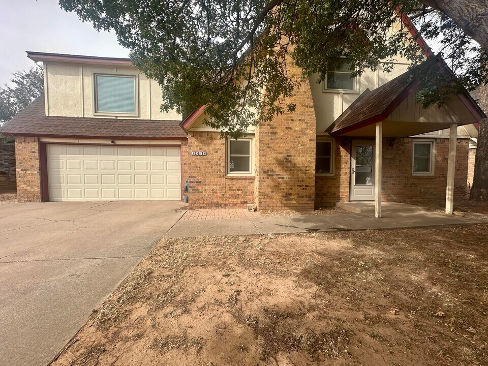 8314 Hartford Ave in Lubbock, TX - Building Photo