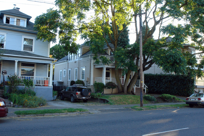 1817 NE Weidler St in Portland, OR - Building Photo - Building Photo