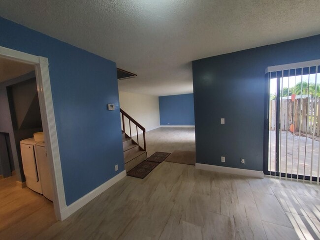 2464 Waterside Dr in Lake Worth Beach, FL - Building Photo - Building Photo