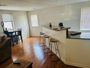 911 Galveston Ave-Unit -GA - 2R in Pittsburgh, PA - Building Photo - Building Photo