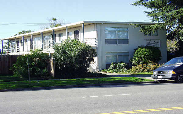 Broadway Street Apartments in Fairfield, CA - Foto de edificio - Building Photo