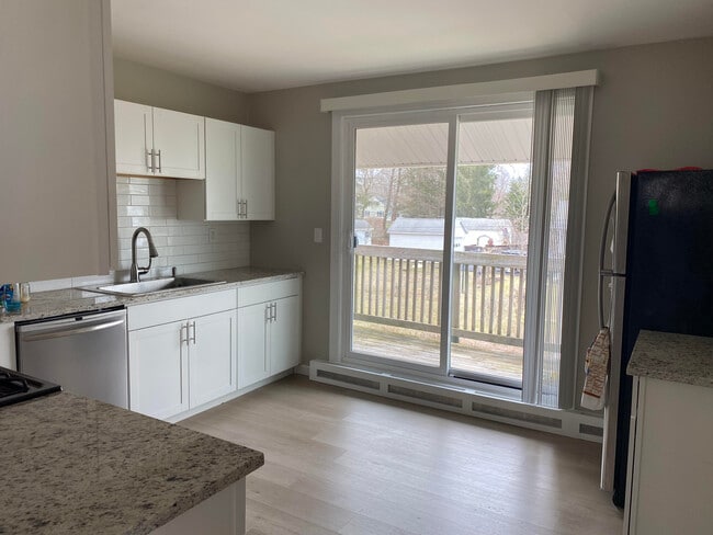 235 Washington Ave, Unit 2Fl in Scotia, NY - Building Photo - Building Photo