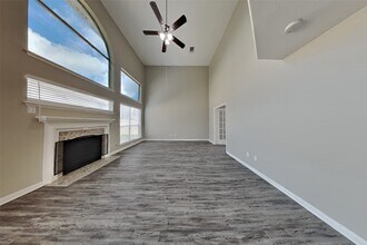12710 Autumn Glen Dr in Sugar Land, TX - Building Photo - Building Photo