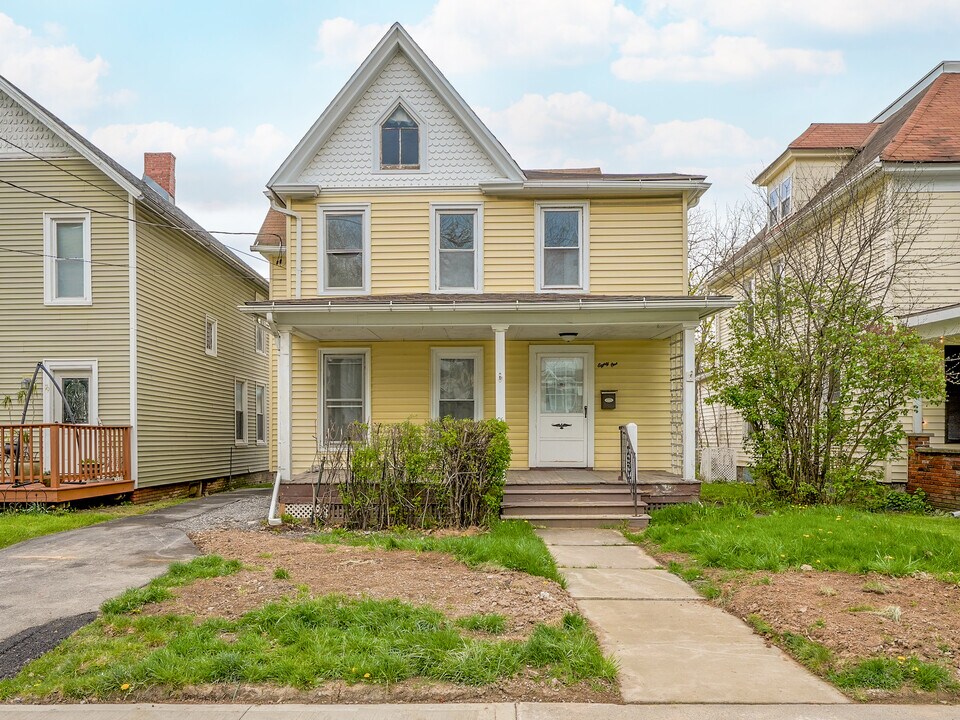 81 Madison St in Geneva, NY - Building Photo