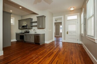98 Morris St in Charleston, SC - Building Photo - Building Photo