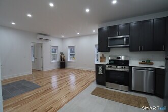 55 Channing St in New London, CT - Building Photo - Building Photo