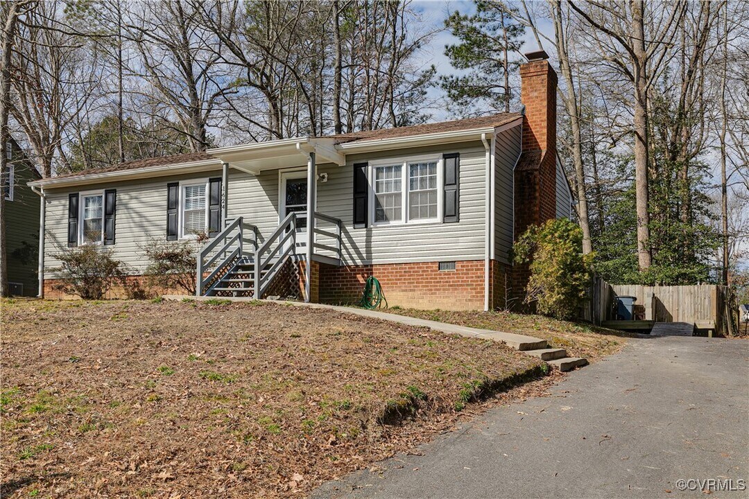 1624 Mountain Pine Terrace in Richmond, VA - Building Photo