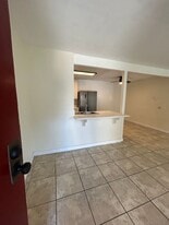 1300 Saratoga Ave in Ventura, CA - Building Photo