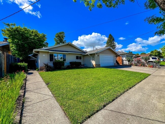 3609 Beckworth Dr in Napa, CA - Building Photo - Building Photo