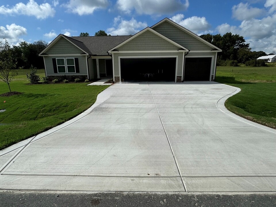 156 Pepperdam St in Smithfield, NC - Building Photo