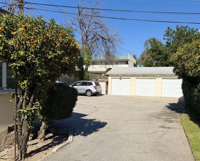 1521 Dixon St in Glendale, CA - Building Photo - Building Photo