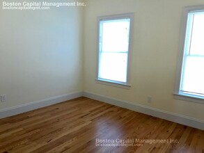 57 W 7th St, Unit 3 in Boston, MA - Foto de edificio - Building Photo