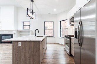 1428 W Jonquil Ter, Unit 1 in Chicago, IL - Building Photo - Building Photo
